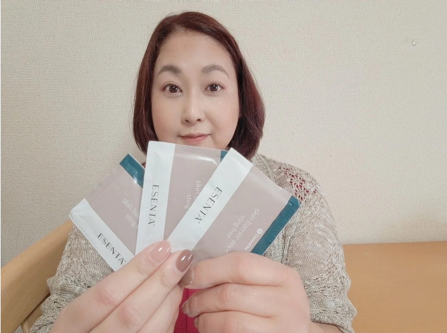 【エセンタ皮膚被膜剤（ひまく）】肌の状態が気になる時に、ワイプでサッと拭いて肌を守ります（いしわたりさわこさん）